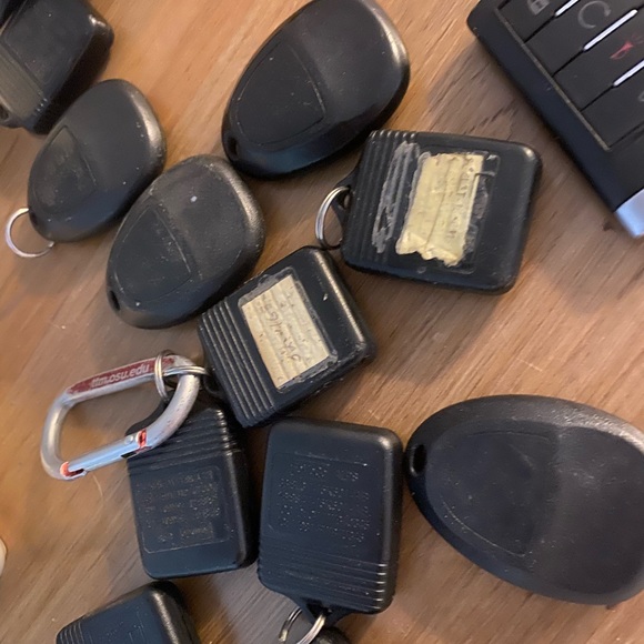 Miscellaneous key fob lot - Picture 2 of 2